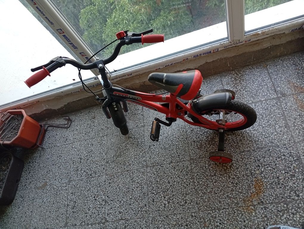 Продавам детско колело