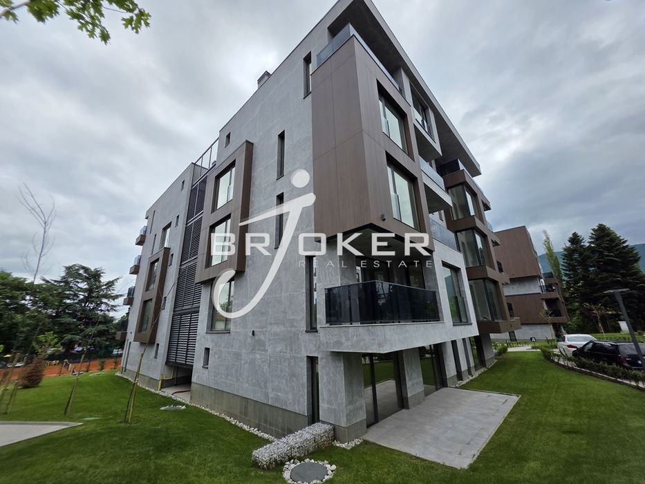 Продава се Тристаен апартамент в София, Горна баня - 177 кв.м за 1780 €/кв.м - Снимка #1