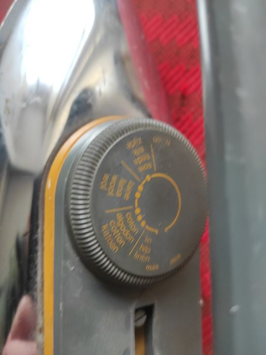 Fier de călcat Philips din inox, calcă excelent