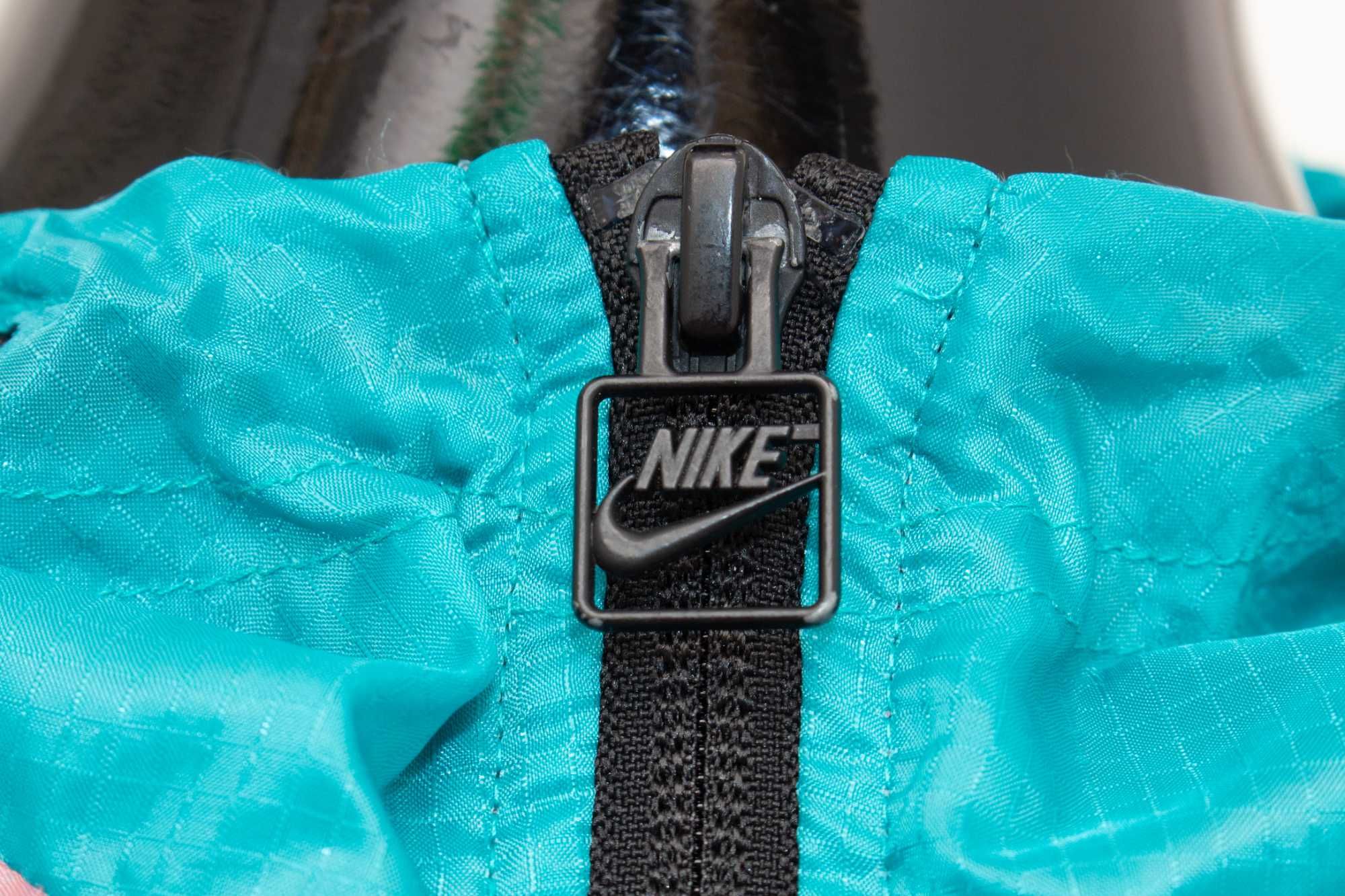 Nike Tech Hyperfuse оригинално дамско яке цветно ветровка с качулка S