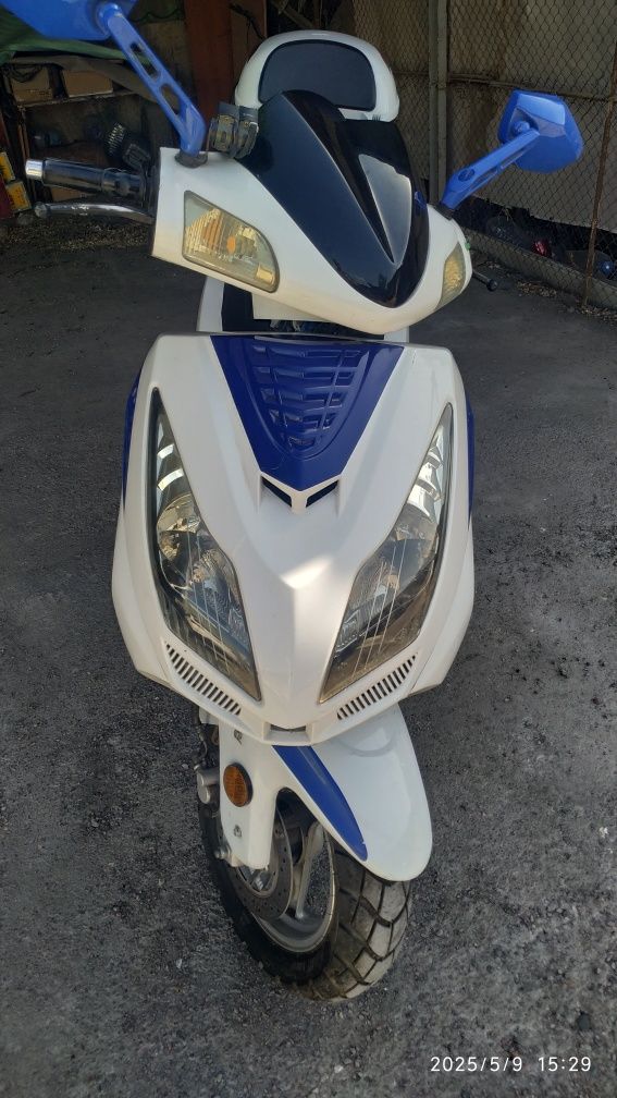 Продаю скутер "Real moto"