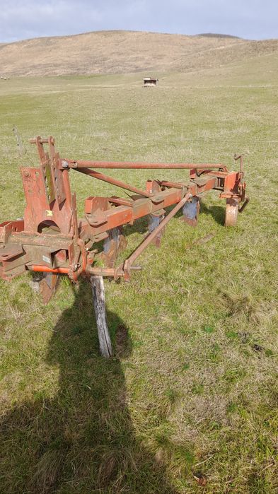 Plug  cu 4 trupite de vanzare