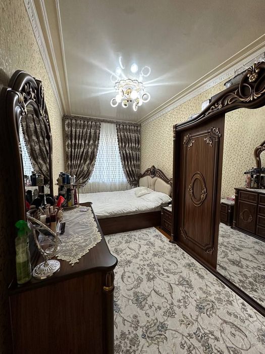 Продаётся 5-комнатная квартира 2-этаж КараКамиш