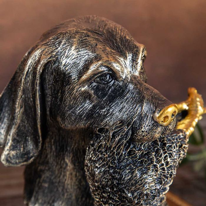 нова Статуетка Куче с Птица Фигура - Декорация за Ловец 20см