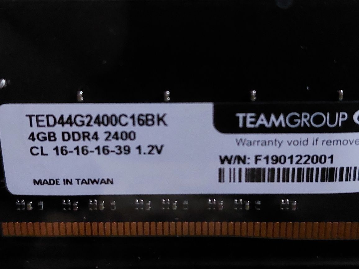 Память DDR4 8 Gb  новая в упаковке