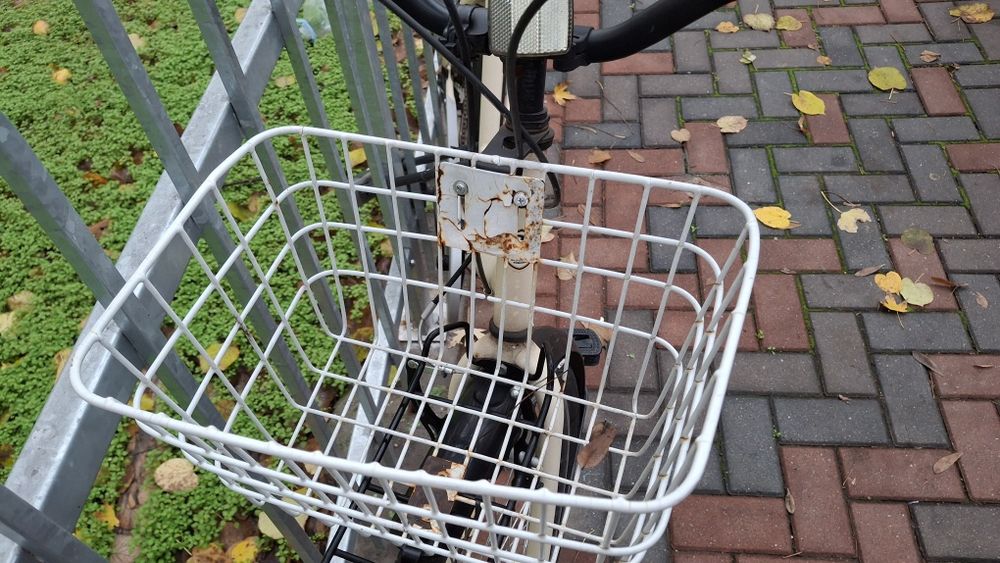 Bicicleta bej, de dama, functionala