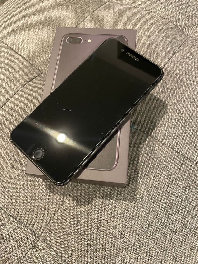 Iphone 8 plus 64GB neverlocked impecabil cu cutie