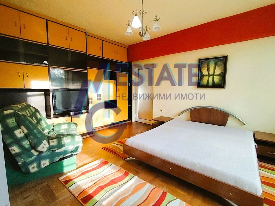 Двустаен апартамент с отделна кухня в жк.Лазур, гр.Бургас