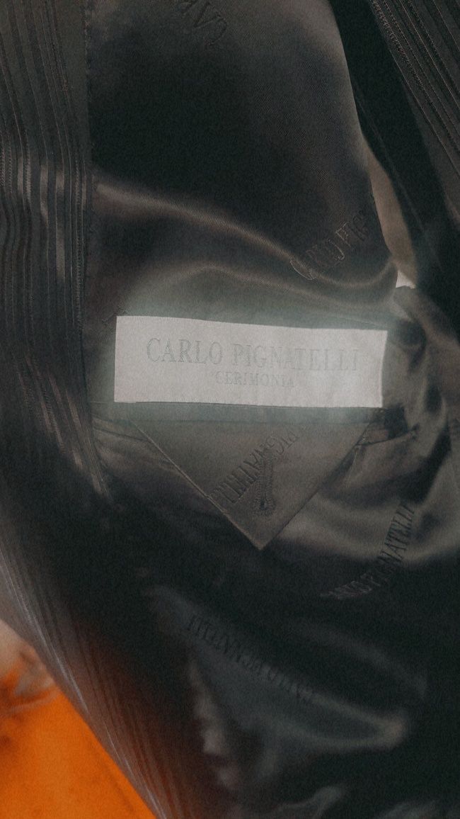 Vand costum nou Carlo Pignatelli
