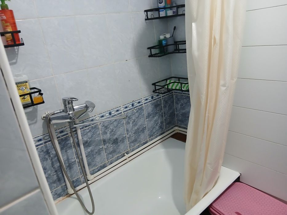 Yakkasaroy tumani Sarabo‘ston ko‘chasi 3b-uyda joylashgan 3 xonali kv.