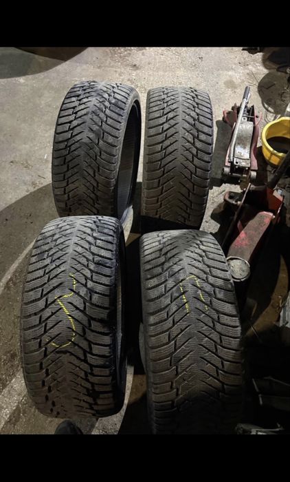 Зимни Гуми 225/35/19