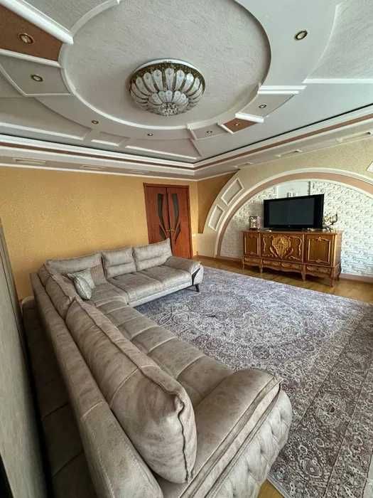 Только для Семьи! Сдаю Новую Кв-ру 2-ком. 3/17! Зуба*