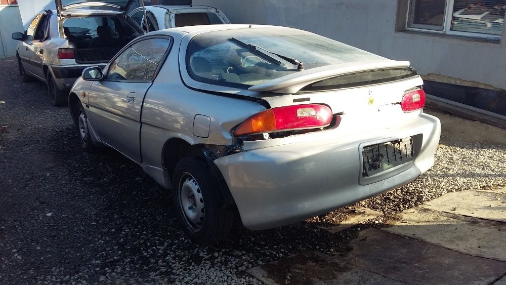 Мазда МХ3 1.8 Mazda MX3 1.8i на- части