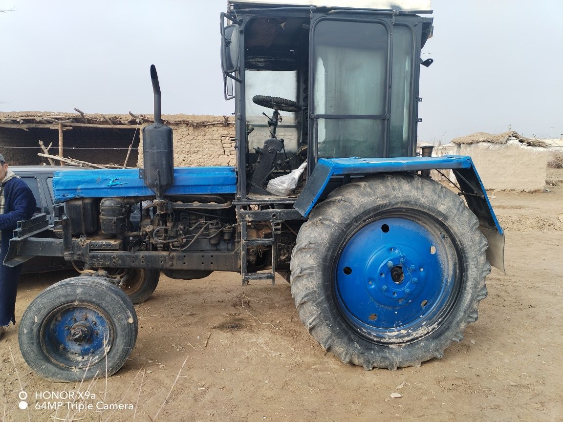 Traktor  hamma joyi addushi yurib turgan traktor rullari gidravlika