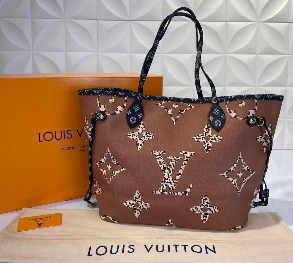 Geanta Louis Vuitton-colectia noua !Produsul este din piele naturală ,