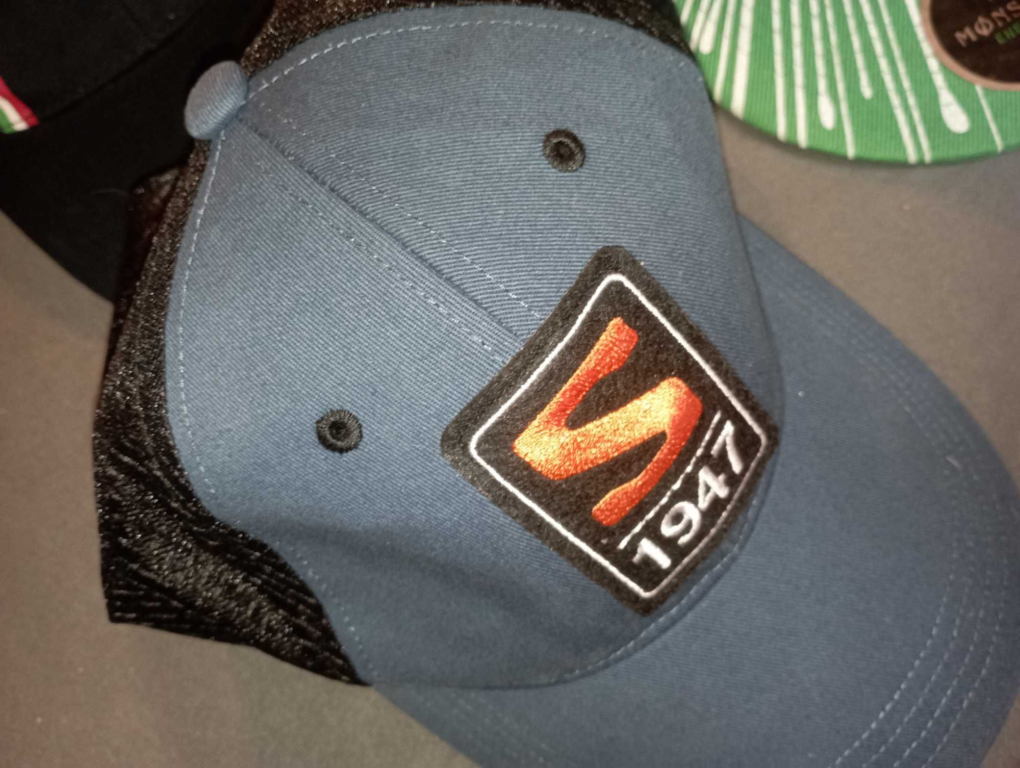 шапки nike RONALDINHO   BARCA PUMA  salomon adidas  lacoste uventus  V
