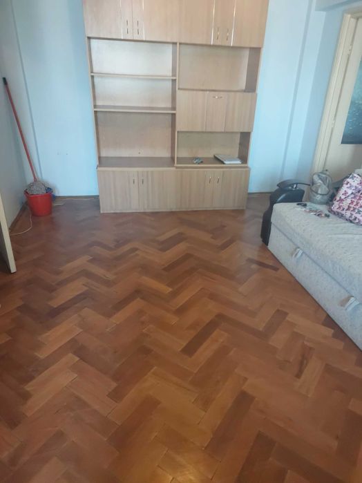 Apart. 2 cam, etaj 2, Bdul Independentei colt cu Calea Galati.