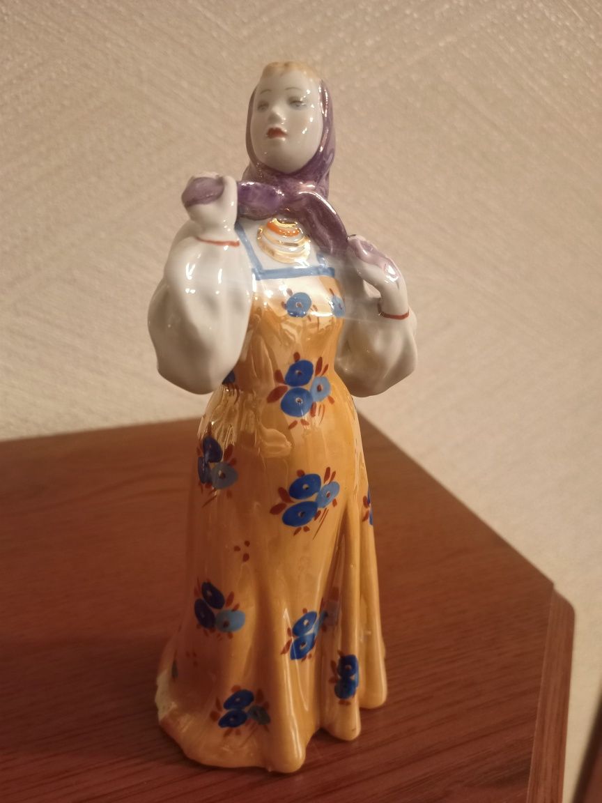 Продам статуэтка СССР танцующая девушка