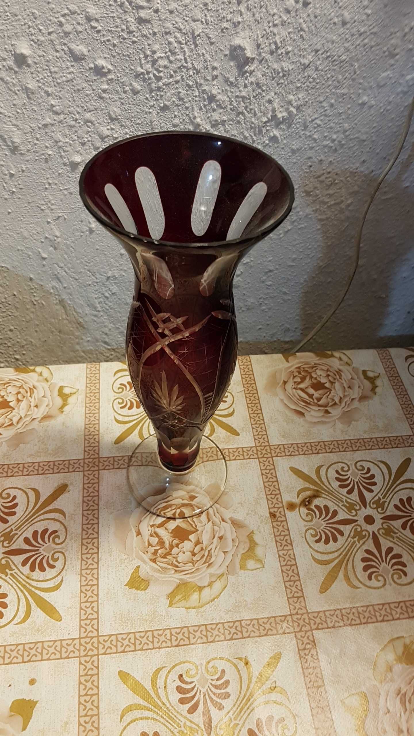 Vaza de flori, cristal rubin, vintage