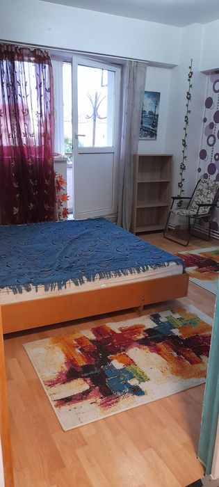 Vând apartament 2 camere (se poate face si de 3 camere)