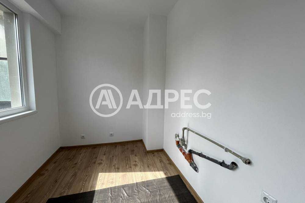 Продава се Двустаен апартамент в Разград, Център - 58 кв.м за 1100 €/кв.м - Снимка #3