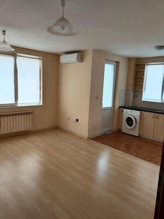 Дава се под наем Тристаен апартамент в Пловдив, Кършияка - 72 кв.м за 325 € - Снимка #1