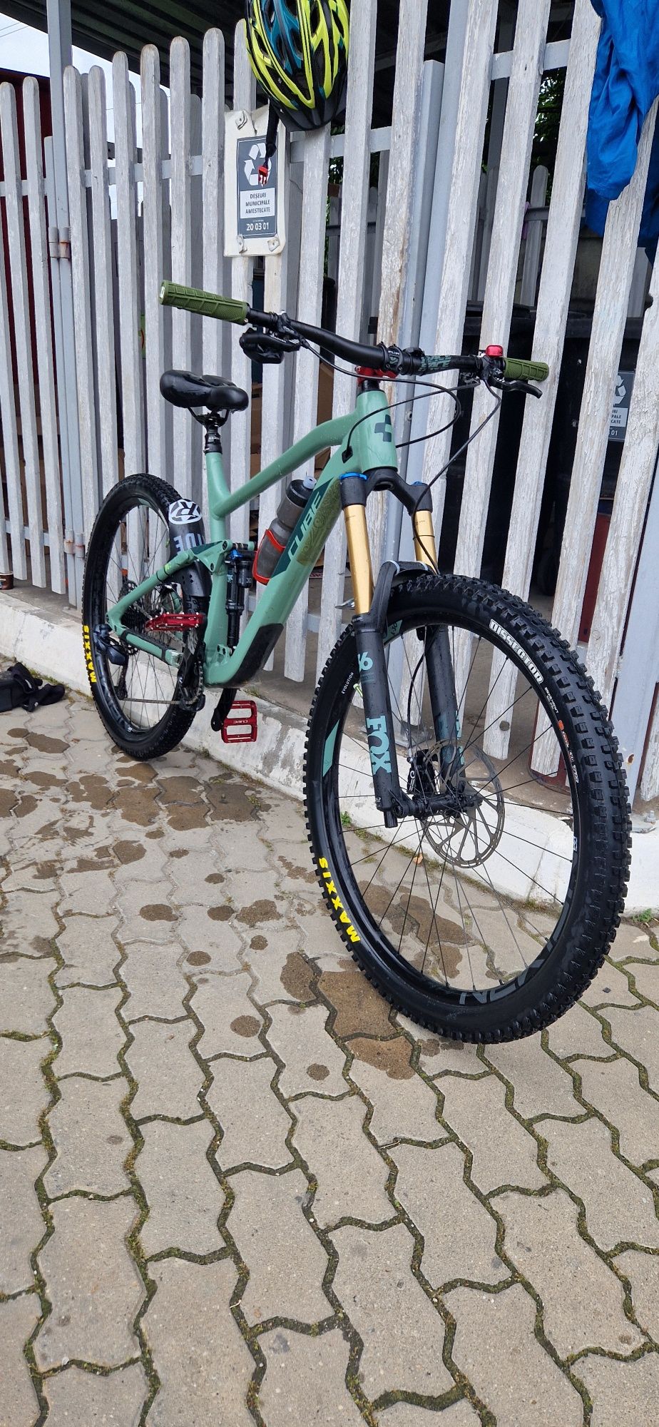 Bicicleta enduro cube stereo 170