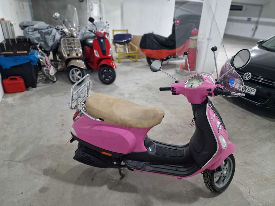 Piaggio Vespa LX50 PINK