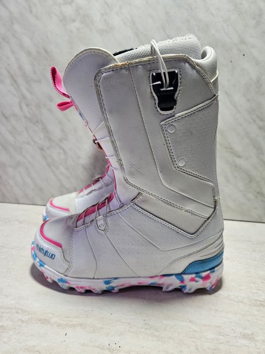 Boots 116 buti placa snowboard   Thirtytwo mărimea 38,5  (24   cm) .