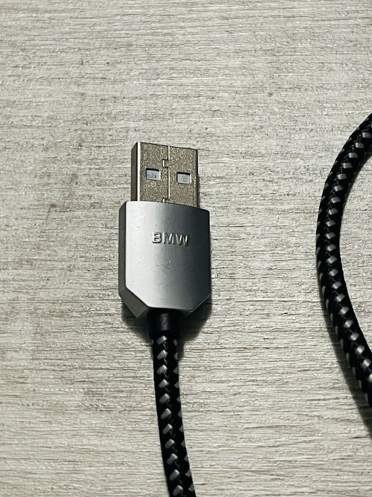 Оригинален кабел за зареждане на Digital Key BMW