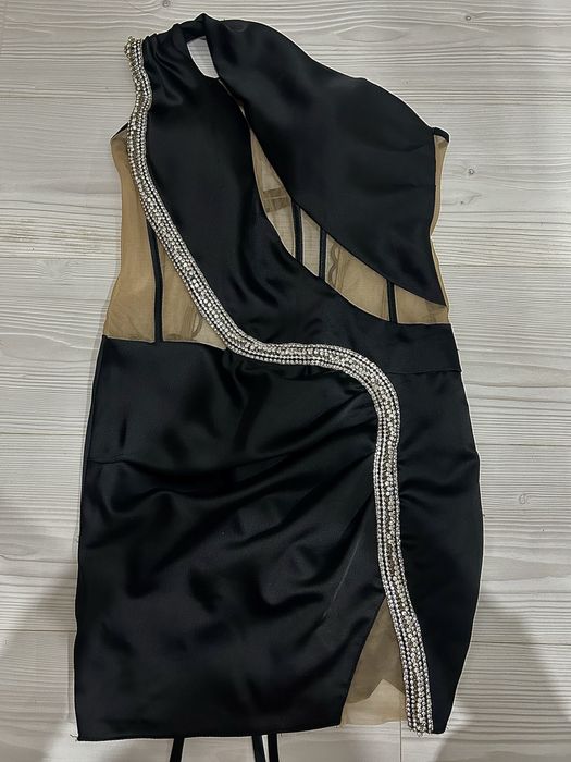 Официална черна рокля