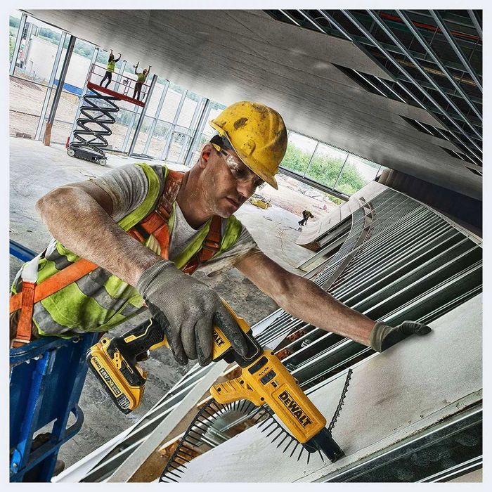 Бесщёточный аккумуляторный шуруповёрт DeWALT DCF620D2K-QW