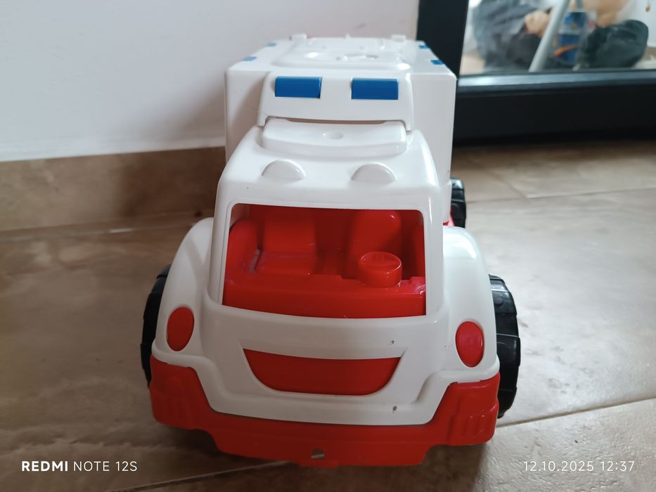 Ambulanta de jucarie