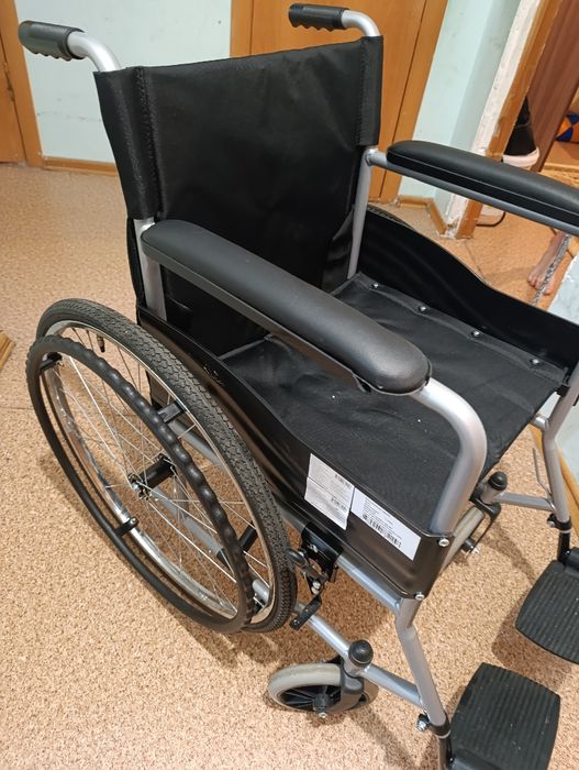 Продам инвалидную коляску