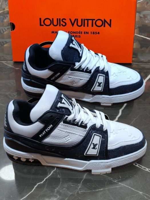 Adidași unisex f M 3