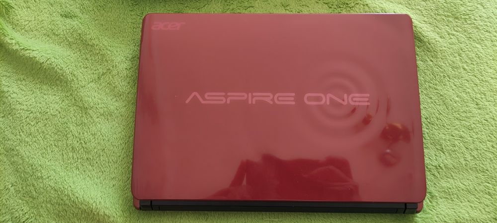 Нетбук Acer Aspir One D270