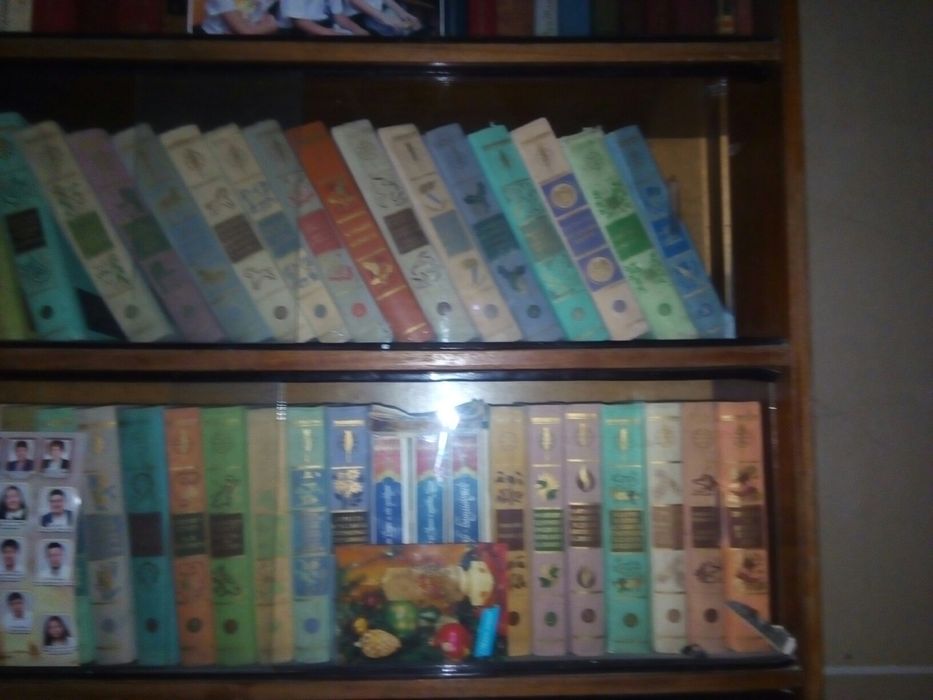 Продам книги подписные,фантастика и другие