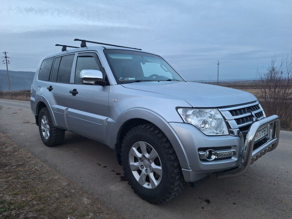 Mitsubishi Pajero 2016