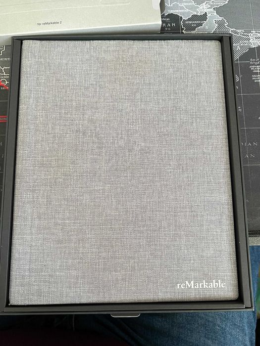 Tableta reMarkable 2. Bonus husă Book Folio și Marker incluse.