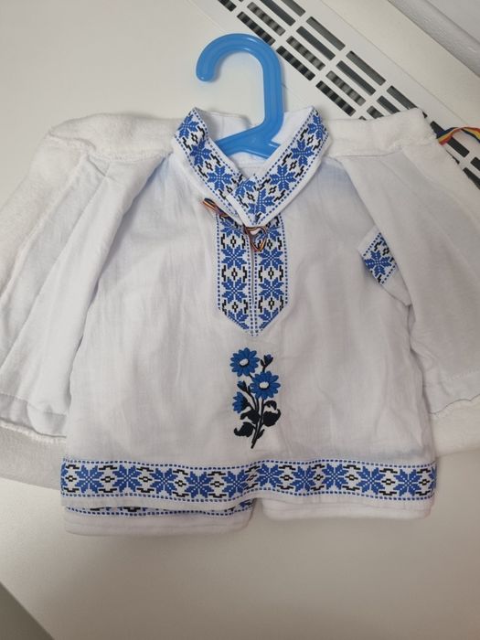Costum popular bebe, 0-3 luni, alb-albastru