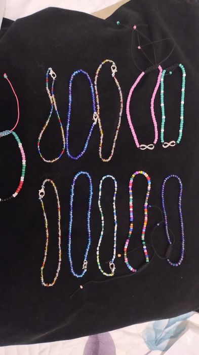 Brățări lucrate manual