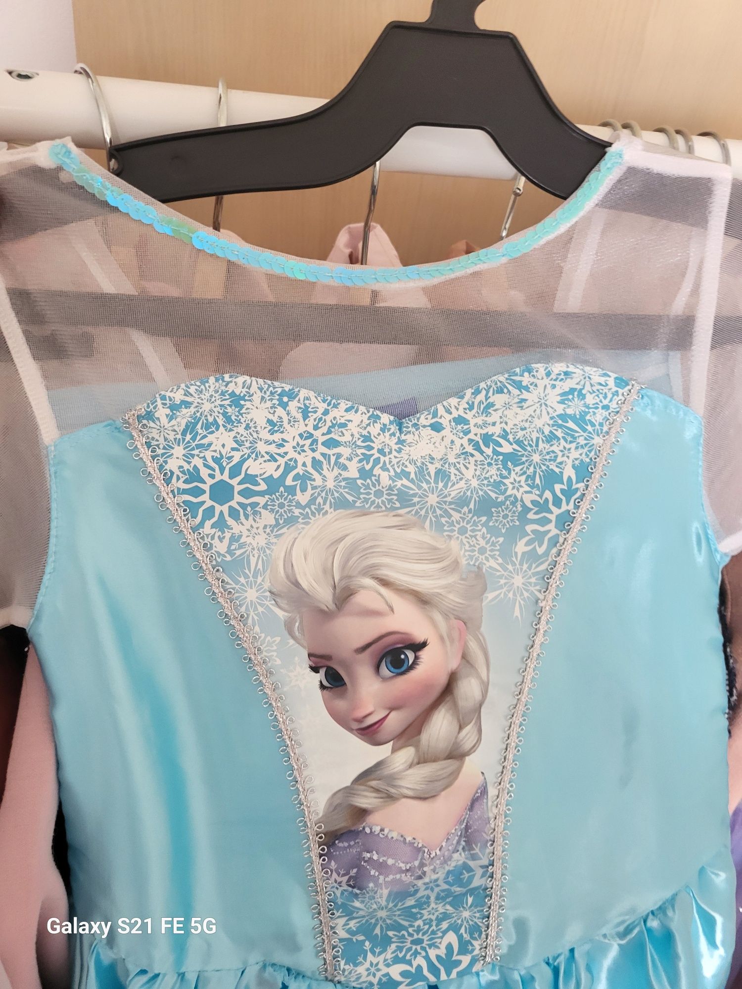 Rochita Elsa Frozen mar 5.5 - 7 ani