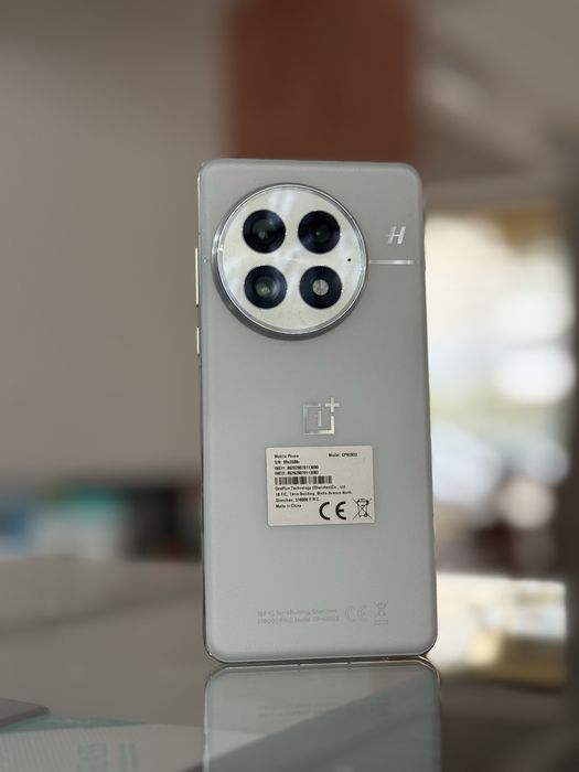 OnePlus 13 Pret 3200 lei