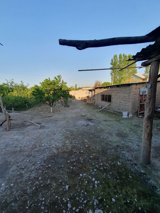 Ховли уй сотилади
