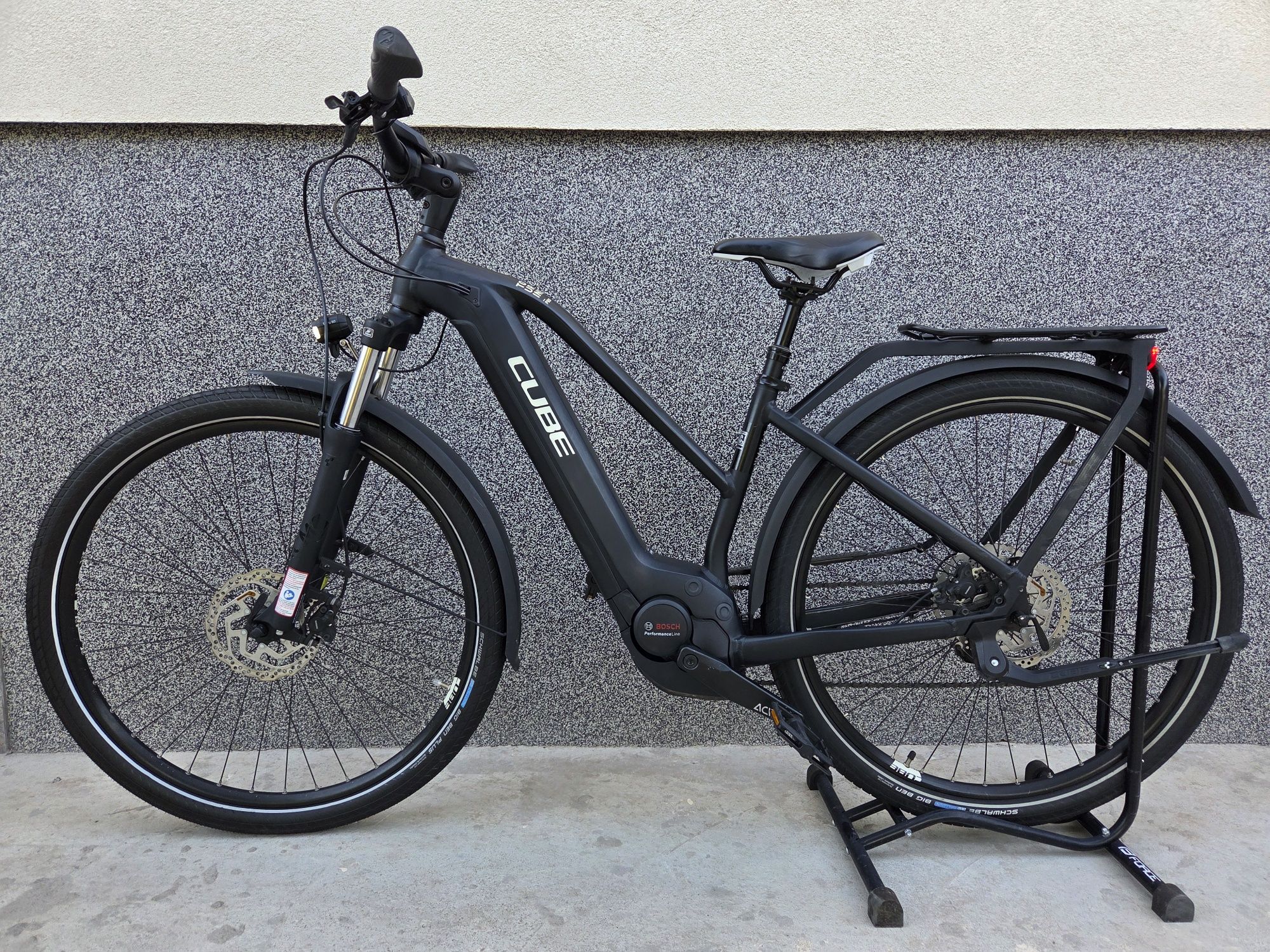 Електрически велосипед Cube Touring 28" с Bosch мотор ПЕРФЕКТЕН!