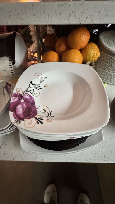 Farfurii utilizate cu semne de uzura (ciobite/zgariate)