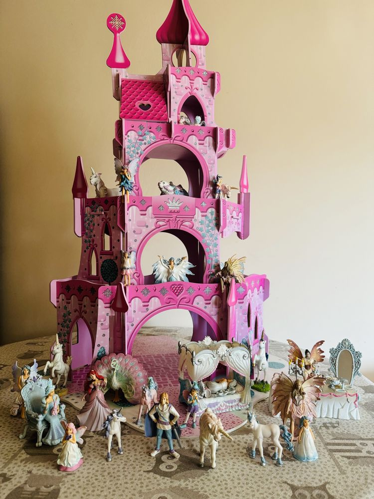 Castel/casa din lemn “Snow queen palace” Mothercare + figurine