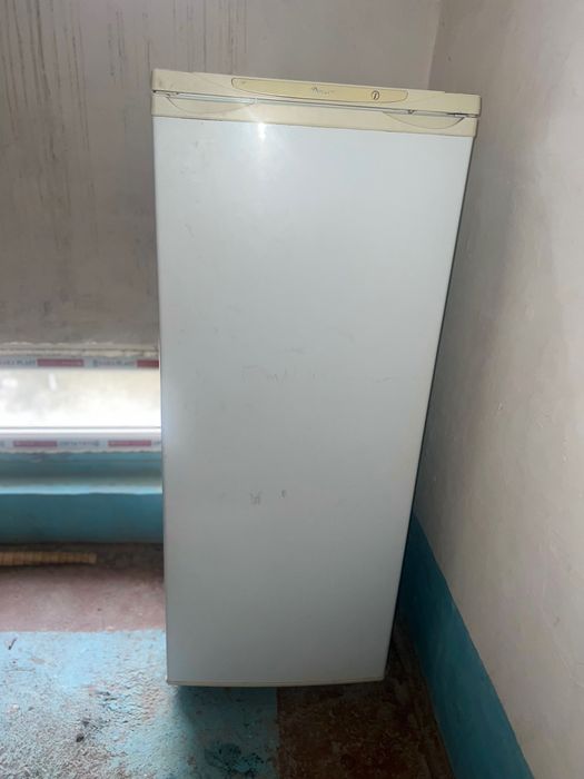 Продается б/у холодильник