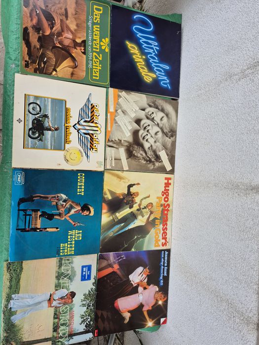 Vând Lot 150LP Discuri Vinil colectie muzica usoara straină mixta