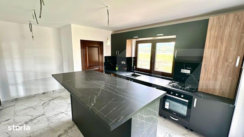 Casa individuala de vanzare, 4 camere, 105 mp utili, 500 mp teren,zona